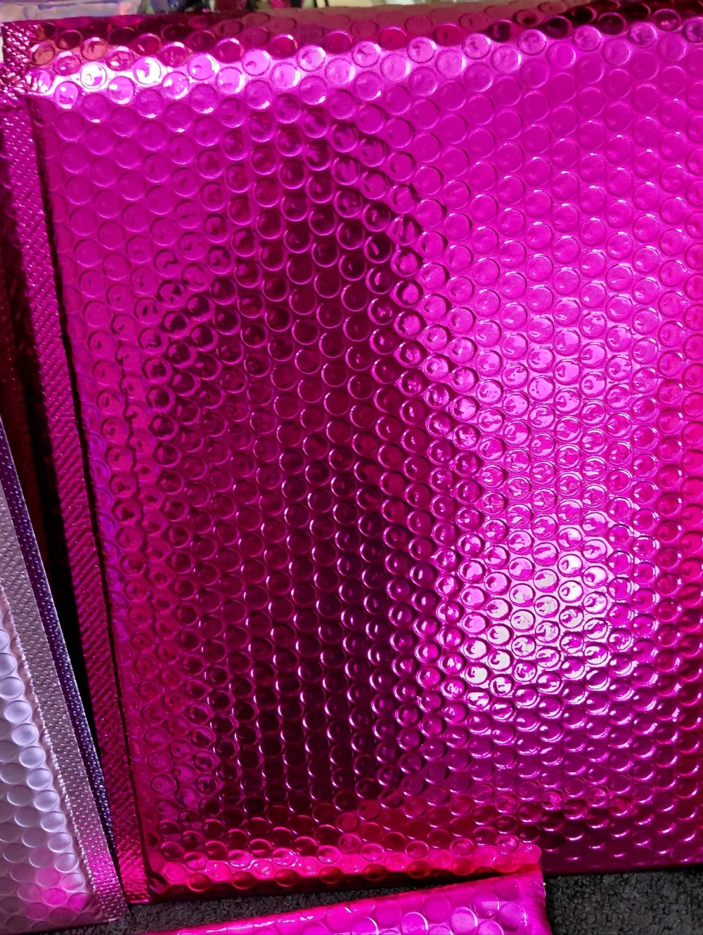NWT -15ct. Pink/Purple Metallic Bubble Mailers 8.5x12 And 6x10 ✨️PRICE FIRM✨️ - Picture 6 of 7